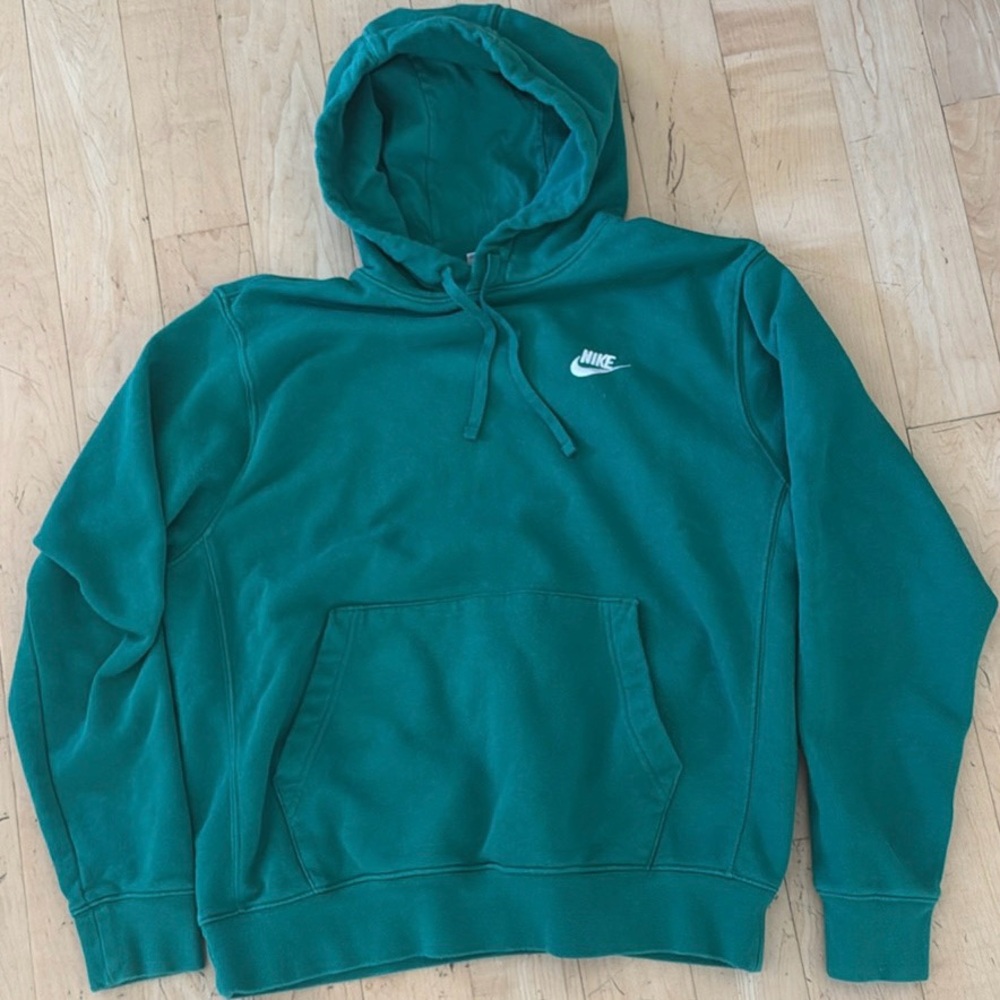 *sold*
Nike Green Sweatshirt Classic Pullover Hoodie with Drawstrings - Mens M